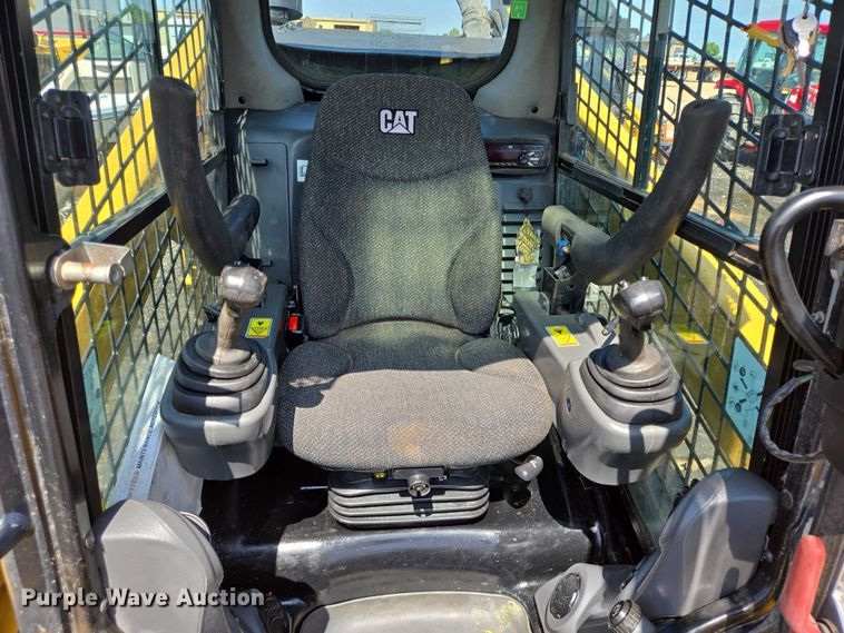 image for item DT4905 2018 Caterpillar 299D2 tracked skid steer loader