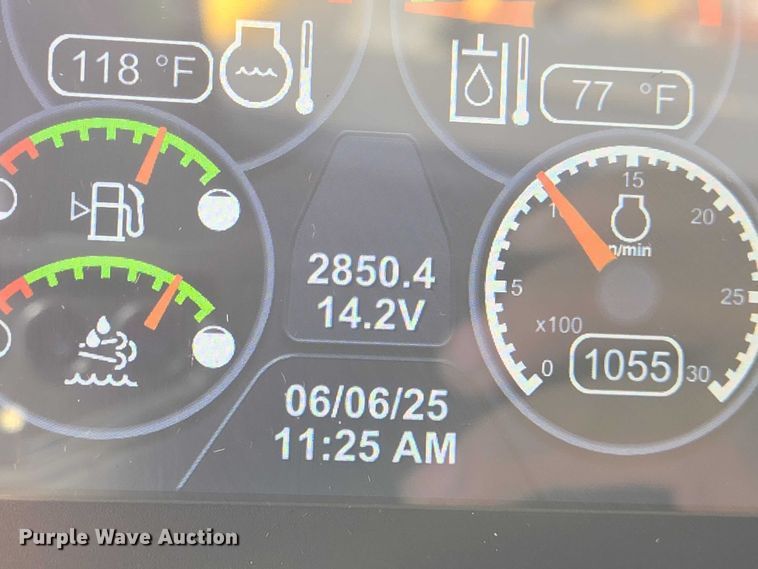 image for item DT4905 2018 Caterpillar 299D2 tracked skid steer loader