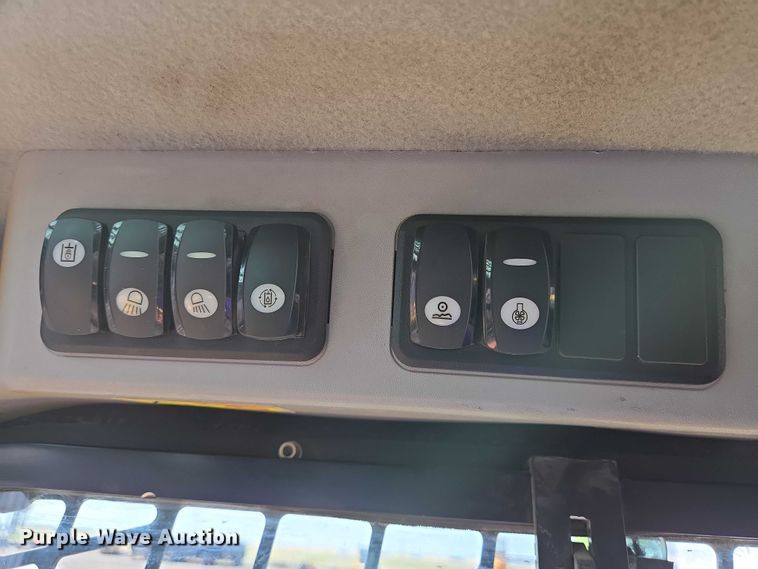 image for item DT4905 2018 Caterpillar 299D2 tracked skid steer loader