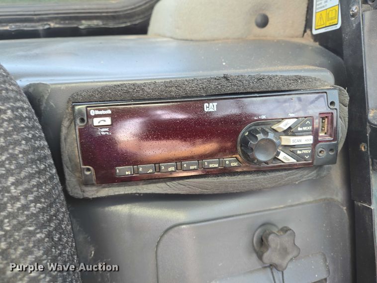 image for item DT4905 2018 Caterpillar 299D2 tracked skid steer loader