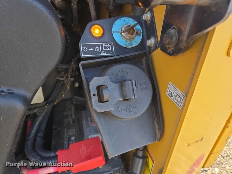 image for item DT4905 2018 Caterpillar 299D2 tracked skid steer loader