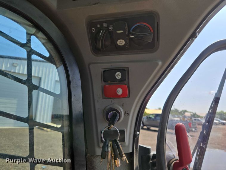 image for item DT4906 2019 Caterpillar 299D2XHP tracked skid steer loader