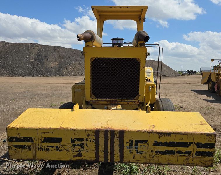 image for item DT4913 1987 Bomag MPH100R soil stabilizer / recycler