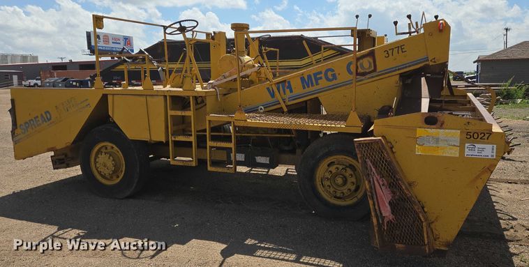 image for item DT4914 WH MFG Spread King chip spreader