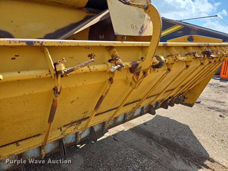 image for item DT4914 WH MFG Spread King chip spreader