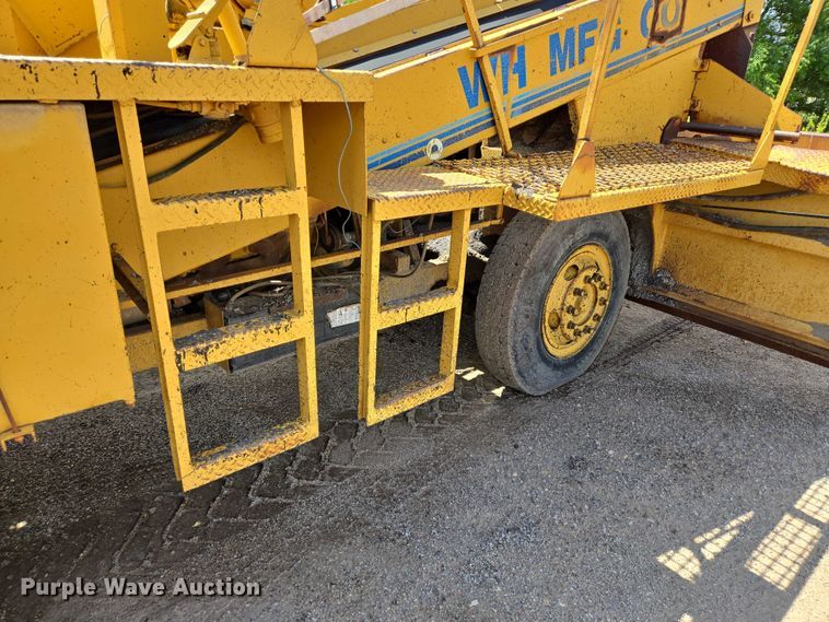 image for item DT4914 WH MFG Spread King chip spreader