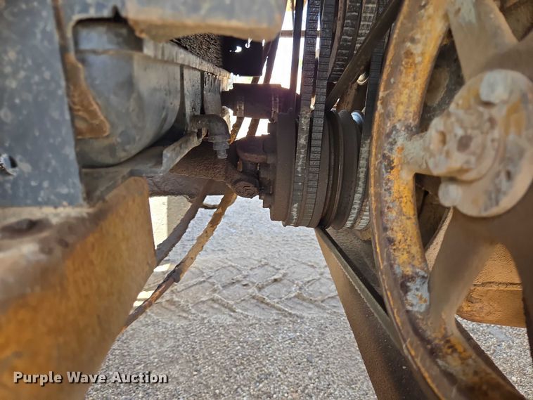 image for item DT4914 WH MFG Spread King chip spreader