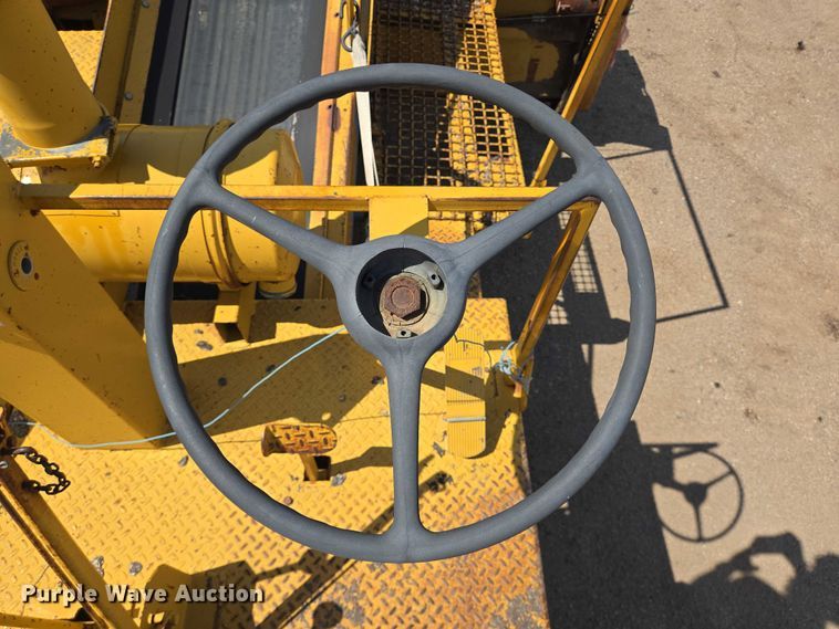 image for item DT4914 WH MFG Spread King chip spreader