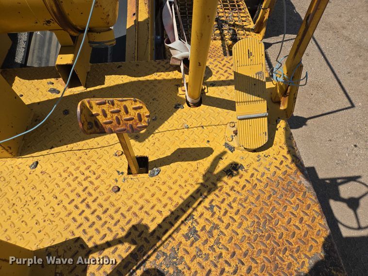 image for item DT4914 WH MFG Spread King chip spreader