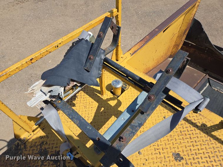 image for item DT4914 WH MFG Spread King chip spreader