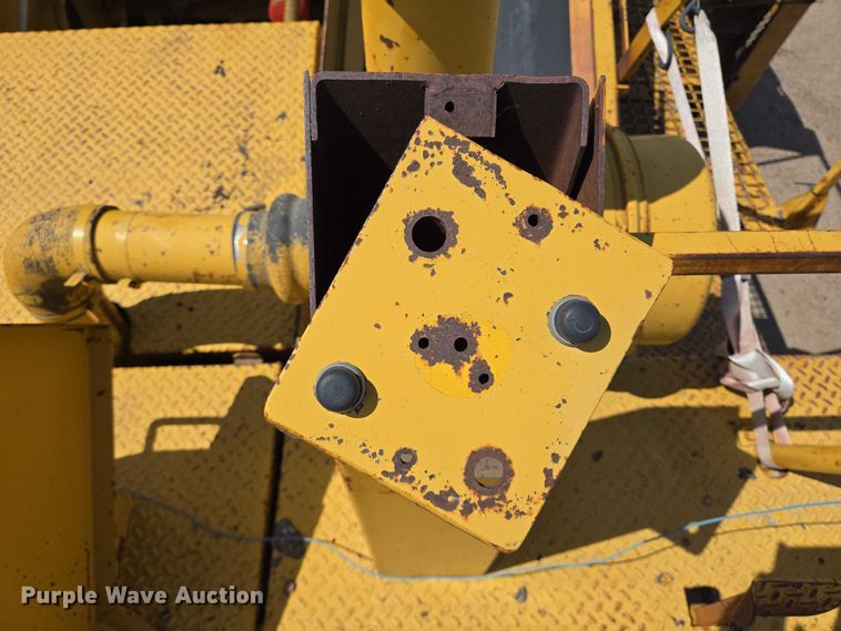 image for item DT4914 WH MFG Spread King chip spreader