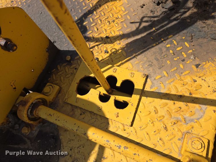 image for item DT4914 WH MFG Spread King chip spreader