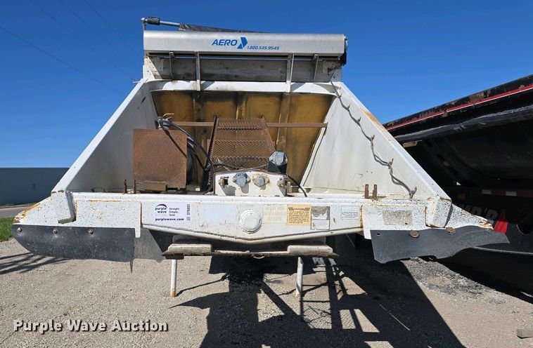 image for item DT6803 1998 Ranch Manufacturing Co. 21-42-3 bottom dump trailer