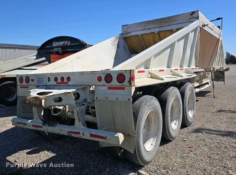 image for item DT6803 1998 Ranch Manufacturing Co. 21-42-3 bottom dump trailer