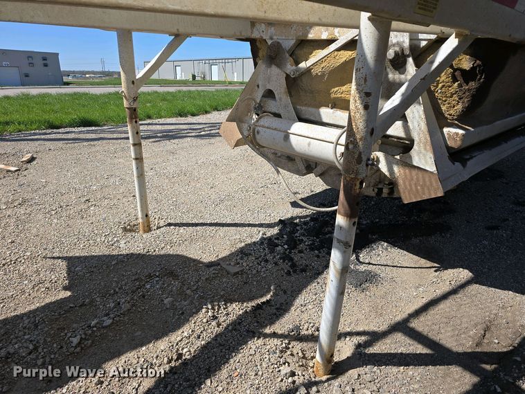 image for item DT6803 1998 Ranch Manufacturing Co. 21-42-3 bottom dump trailer