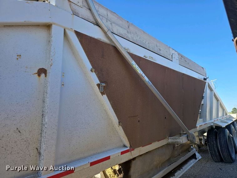 image for item DT6803 1998 Ranch Manufacturing Co. 21-42-3 bottom dump trailer