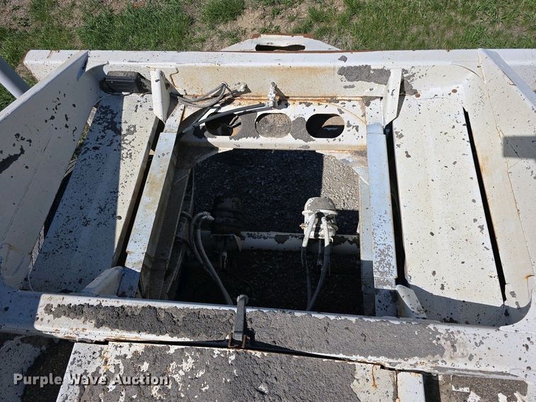 image for item DT6803 1998 Ranch Manufacturing Co. 21-42-3 bottom dump trailer