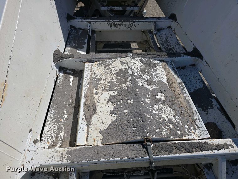 image for item DT6803 1998 Ranch Manufacturing Co. 21-42-3 bottom dump trailer