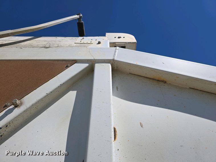 image for item DT6803 1998 Ranch Manufacturing Co. 21-42-3 bottom dump trailer