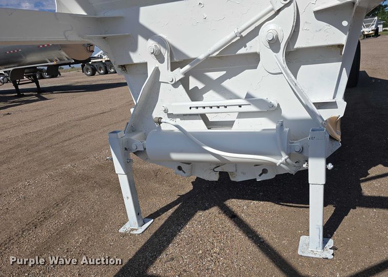 image for item DT6883 2015 Manac bottom dump trailer