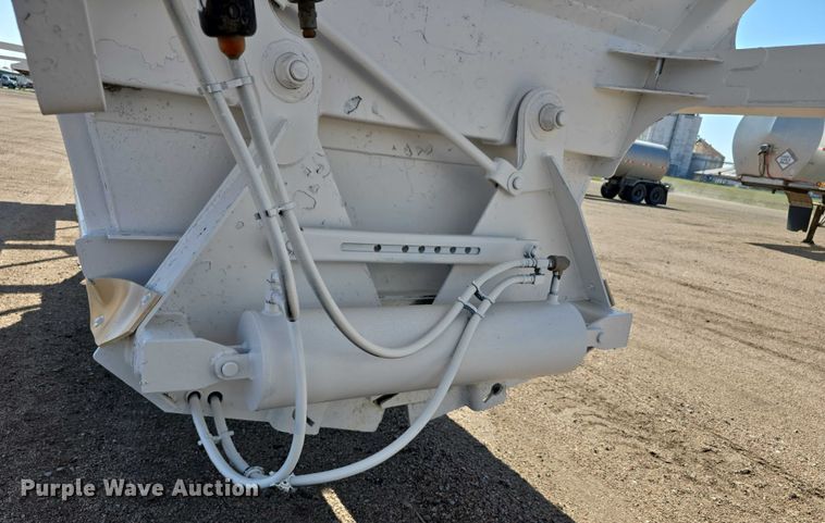 image for item DT6883 2015 Manac bottom dump trailer