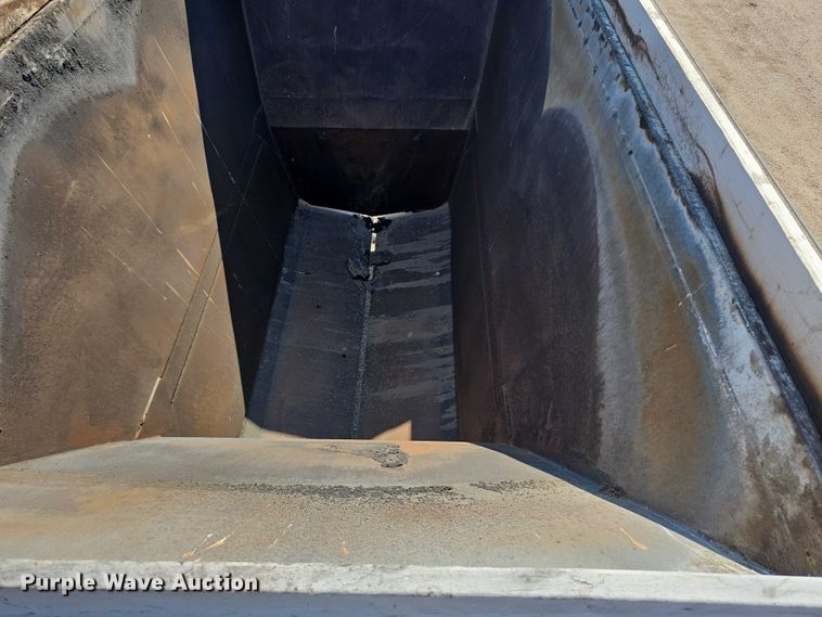 image for item DT6883 2015 Manac bottom dump trailer