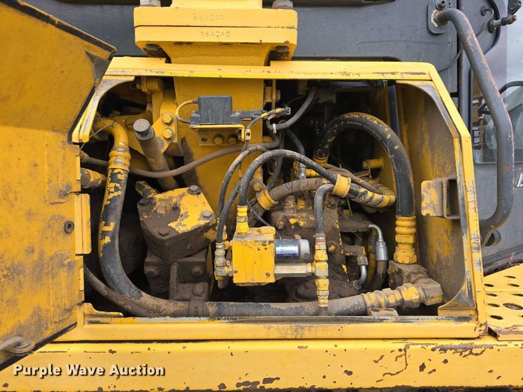 image for item DT6889 2006 Komatsu D61EX-15 dozer