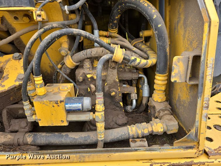 image for item DT6889 2006 Komatsu D61EX-15 dozer