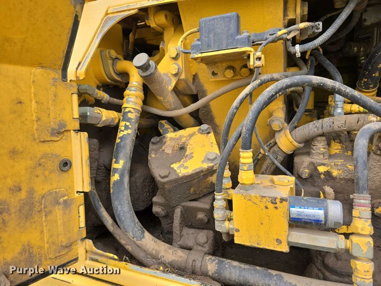 image for item DT6889 2006 Komatsu D61EX-15 dozer