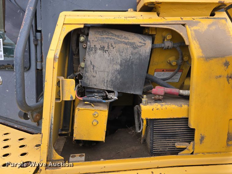 image for item DT6889 2006 Komatsu D61EX-15 dozer