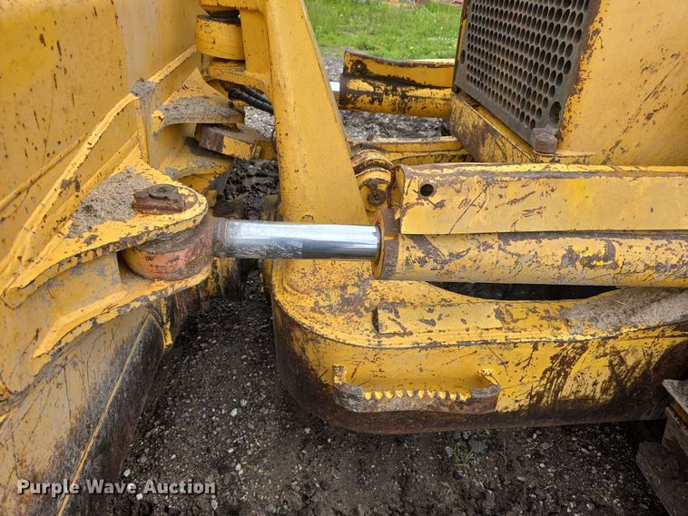 image for item DT6889 2006 Komatsu D61EX-15 dozer