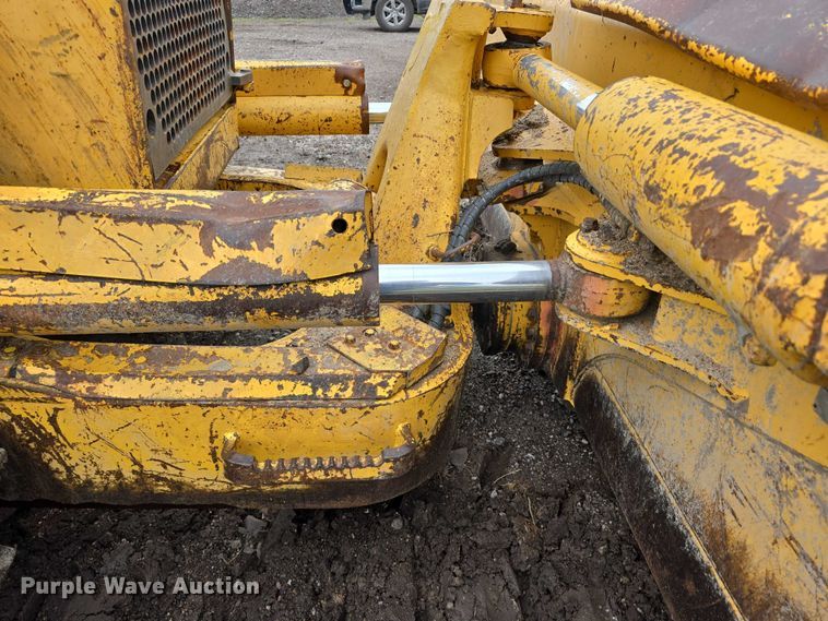 image for item DT6889 2006 Komatsu D61EX-15 dozer