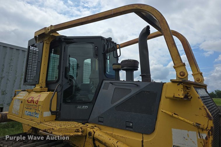 image for item DT6889 2006 Komatsu D61EX-15 dozer