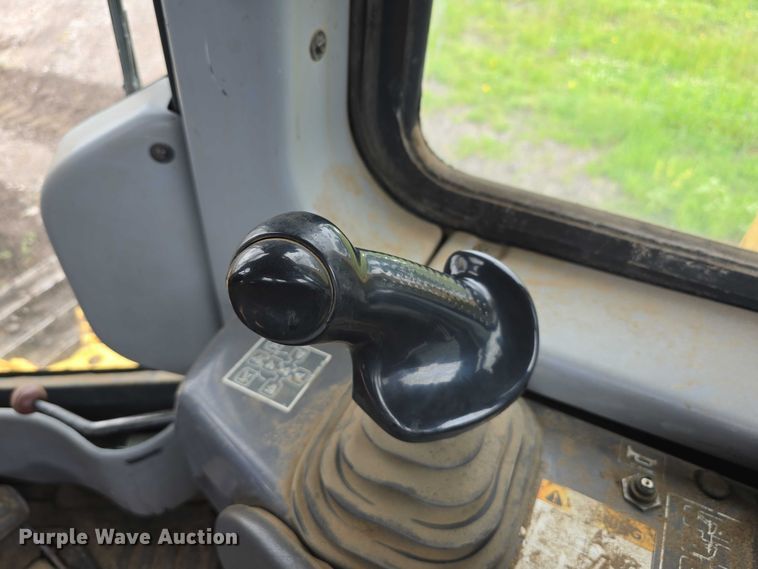 image for item DT6889 2006 Komatsu D61EX-15 dozer