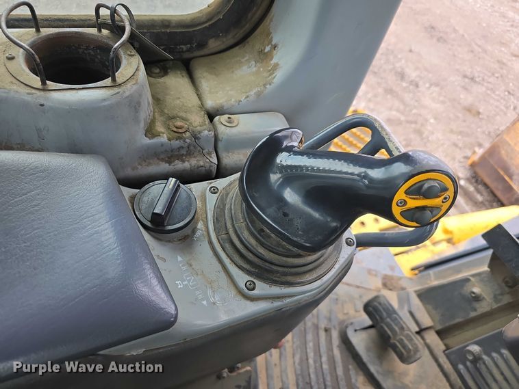 image for item DT6889 2006 Komatsu D61EX-15 dozer