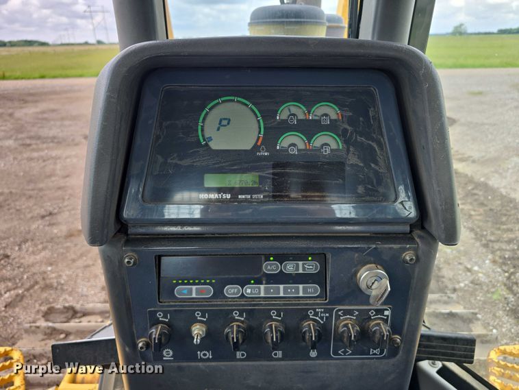 image for item DT6889 2006 Komatsu D61EX-15 dozer