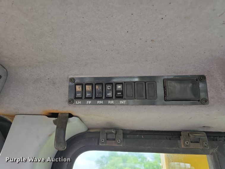 image for item DT6889 2006 Komatsu D61EX-15 dozer