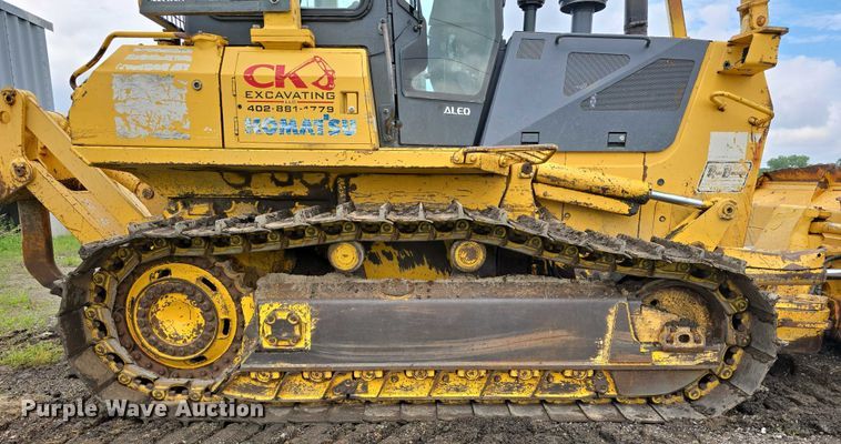 image for item DT6889 2006 Komatsu D61EX-15 dozer