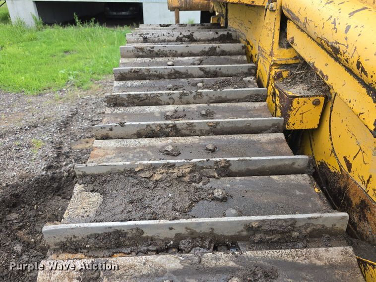 image for item DT6889 2006 Komatsu D61EX-15 dozer