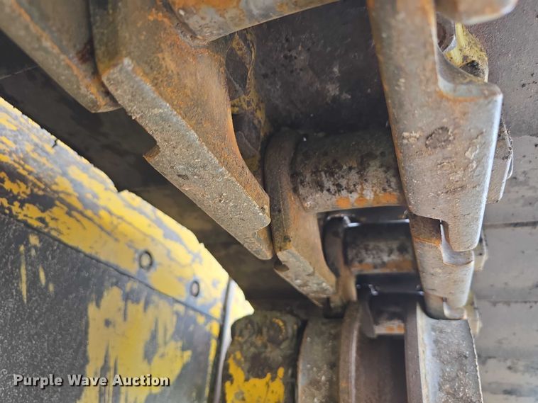 image for item DT6889 2006 Komatsu D61EX-15 dozer