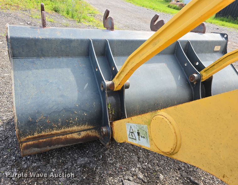 image for item DT6928 2006 Komatsu 150 AWS backhoe