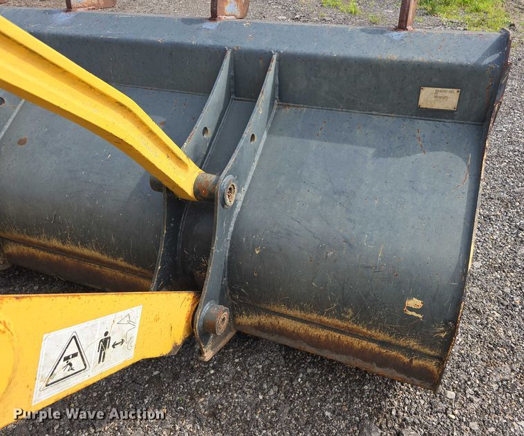 image for item DT6928 2006 Komatsu 150 AWS backhoe