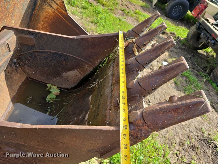 image for item DT6928 2006 Komatsu 150 AWS backhoe