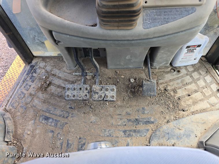 image for item DT6928 2006 Komatsu 150 AWS backhoe