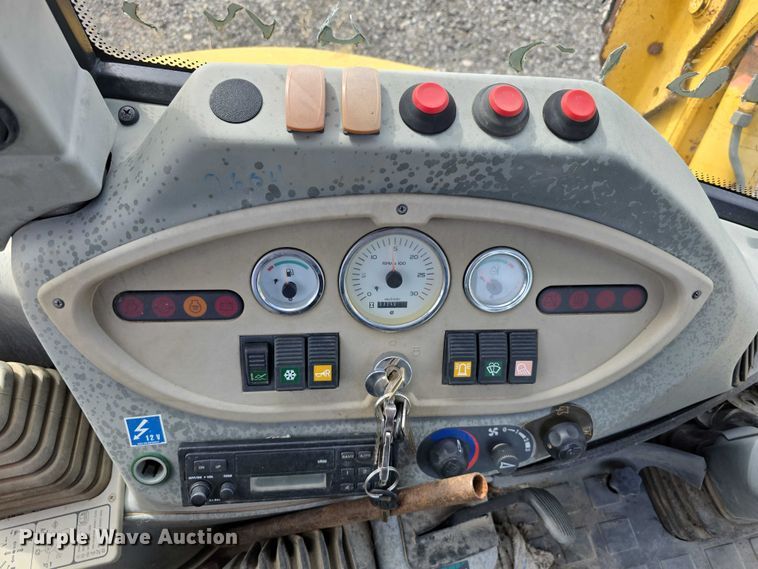 image for item DT6928 2006 Komatsu 150 AWS backhoe