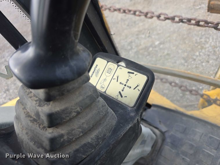 image for item DT6928 2006 Komatsu 150 AWS backhoe