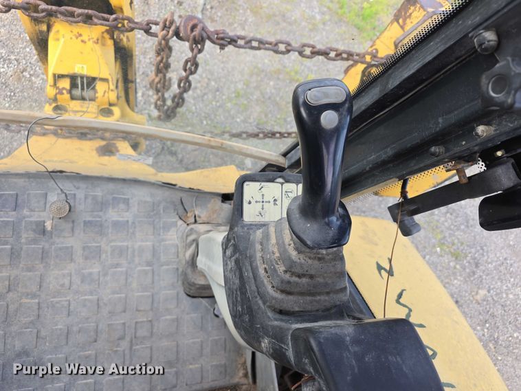 image for item DT6928 2006 Komatsu 150 AWS backhoe