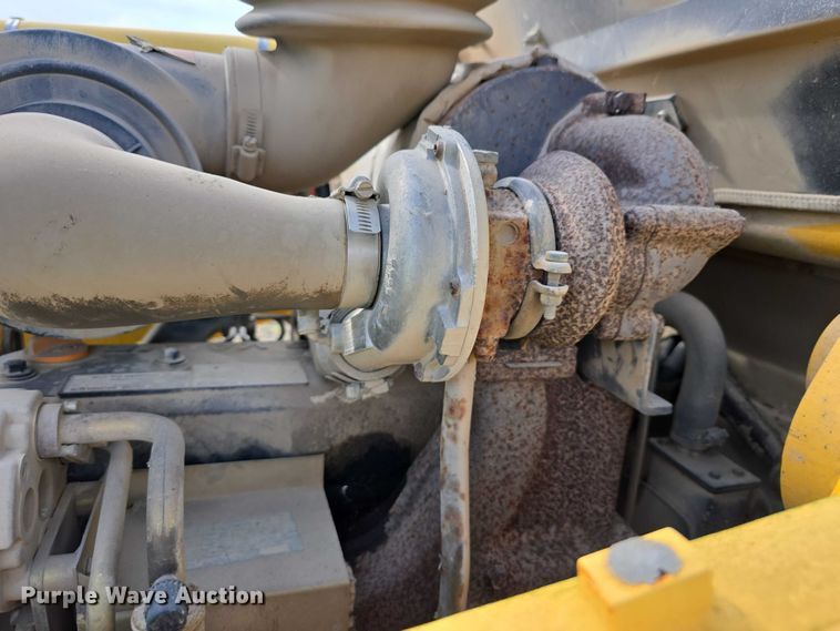 image for item DT6928 2006 Komatsu 150 AWS backhoe