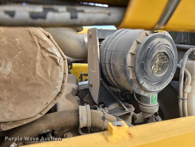 image for item DT6928 2006 Komatsu 150 AWS backhoe