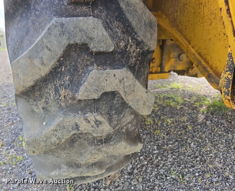 image for item DT6928 2006 Komatsu 150 AWS backhoe
